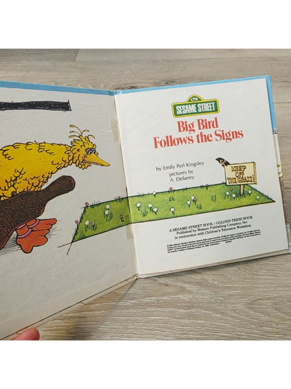 8 Vtg Golden Books HC PB Mix Sesame Street Books Christmas Grover Grouch Herry - Picture 14 of 16